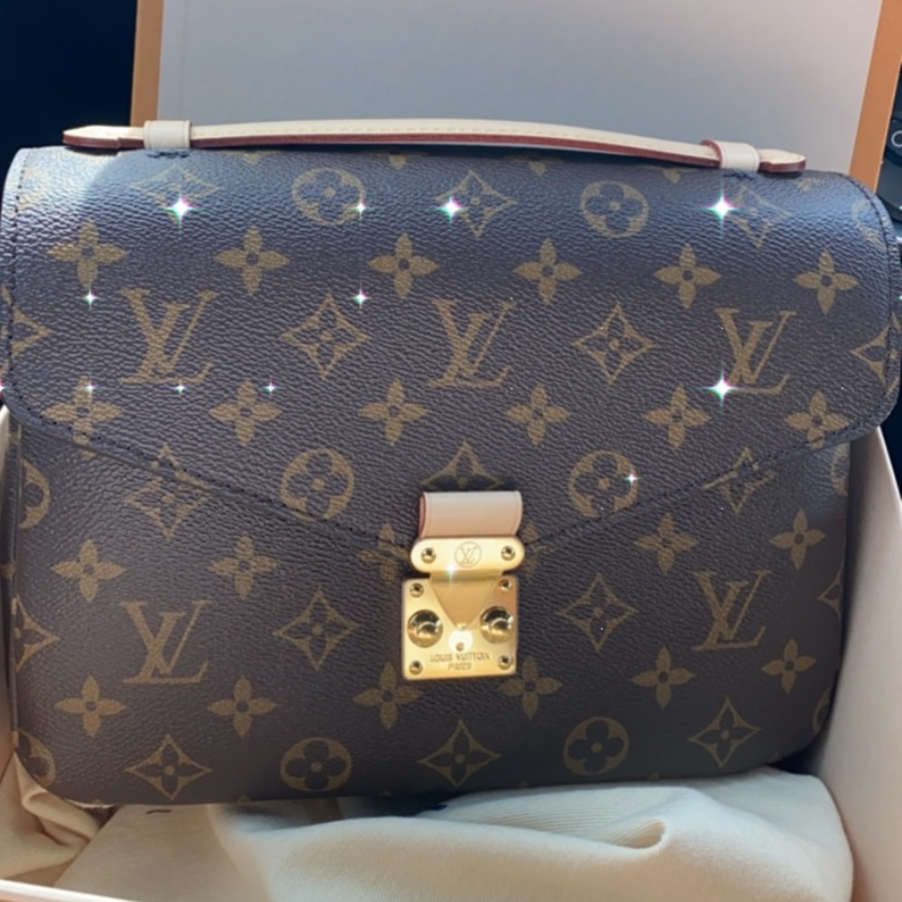 Louis Vuitton Pochette Métis